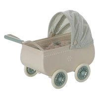 Maileg, Barnevogn m/baby mus, Mint, 11-5103-00-Maileg-Minlillebutik.dk