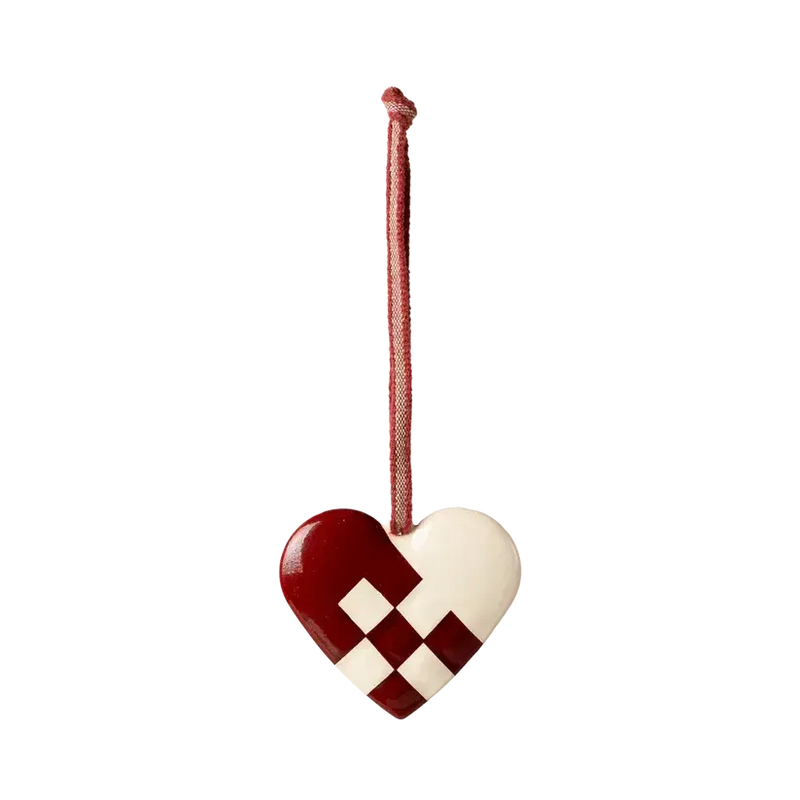 Maileg Jul, Metal ophæng, Hjerte, Lille, Rød, 14-4503-00-Maileg-Minlillebutik.dk