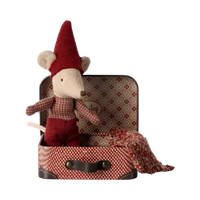 Maileg Jul, Julemus, Baby i kuffert, 14-4700-00-Maileg-Minlillebutik.dk