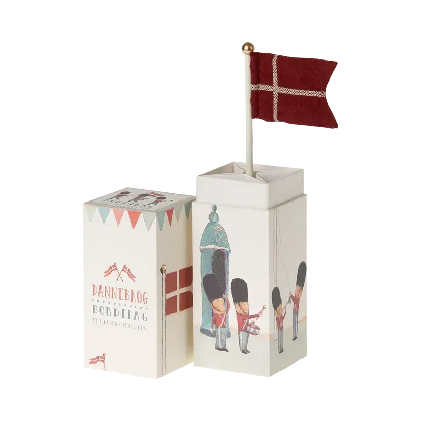 Maileg, Dannebrog, Bordflag, 19-4110-00-Maileg-Minlillebutik.dk