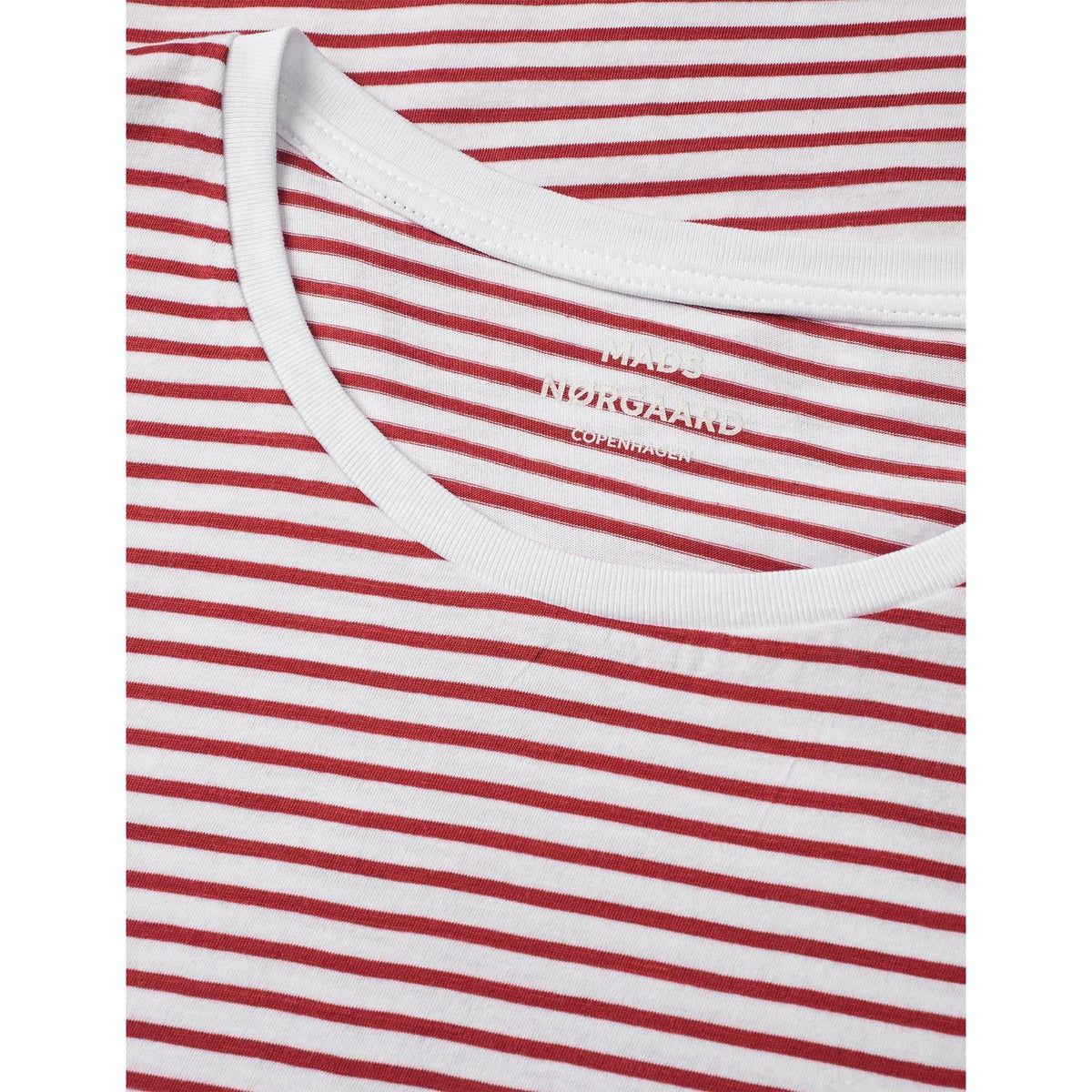 Mads Nørgaard, Fine Jersey Stripe Teasy Tee FAV, Brilliant White/Winery-Mads Nørgaard - Dame-Minlillebutik.dk
