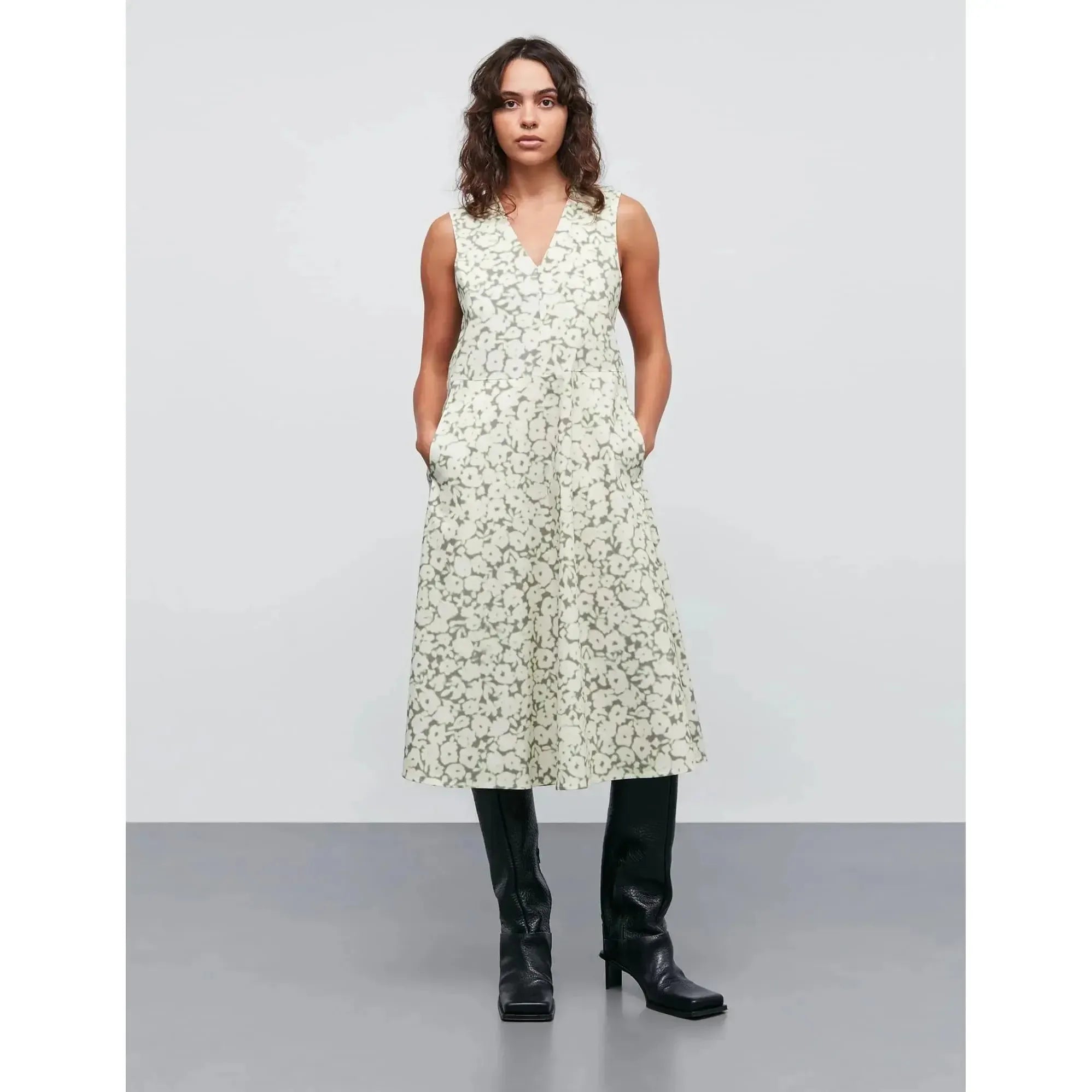 Mads Nørgaard, Poplinea Emsa AOP Dress, Shadow Lime Flower-Mads Nørgaard - Dame-Minlillebutik.dk