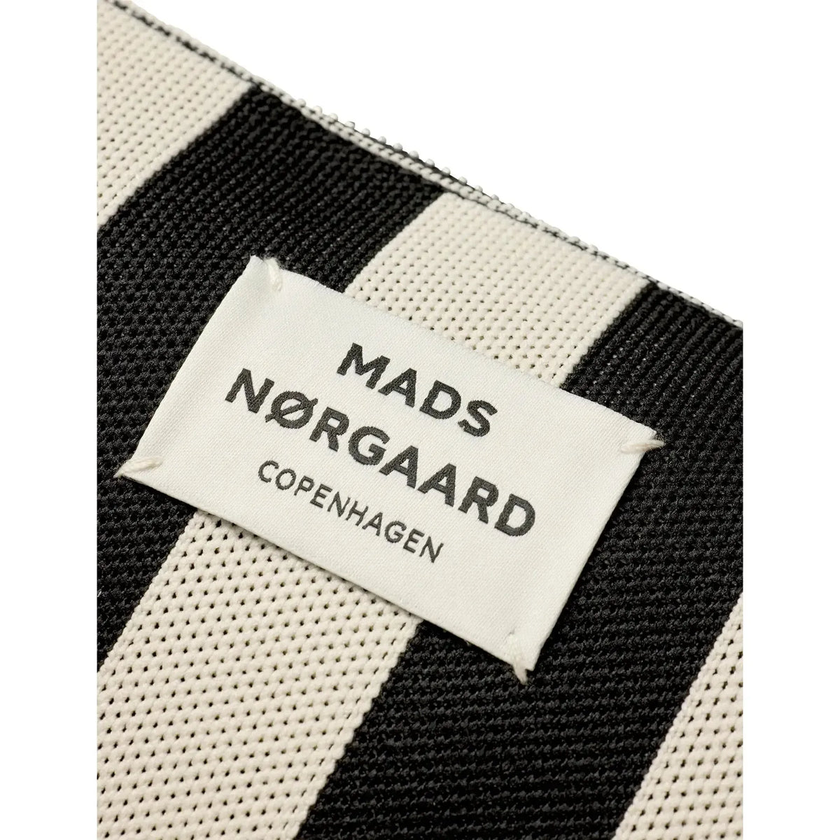 Mads Nørgaard, Knit Stripe Hof Make-Up Bag, Black-Mads Nørgaard - Dame-Minlillebutik.dk