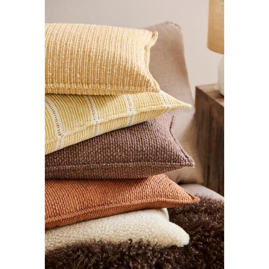 Ib Laursen, Pude off white m/mustard stribemønster