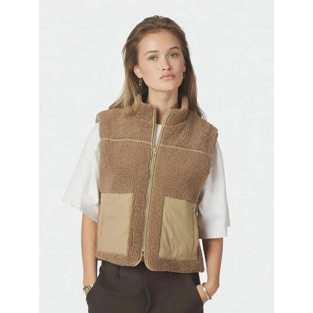 Neo Noir, Scout Teddy Waistcoat, Taupe-Neo Noir-Minlillebutik.dk