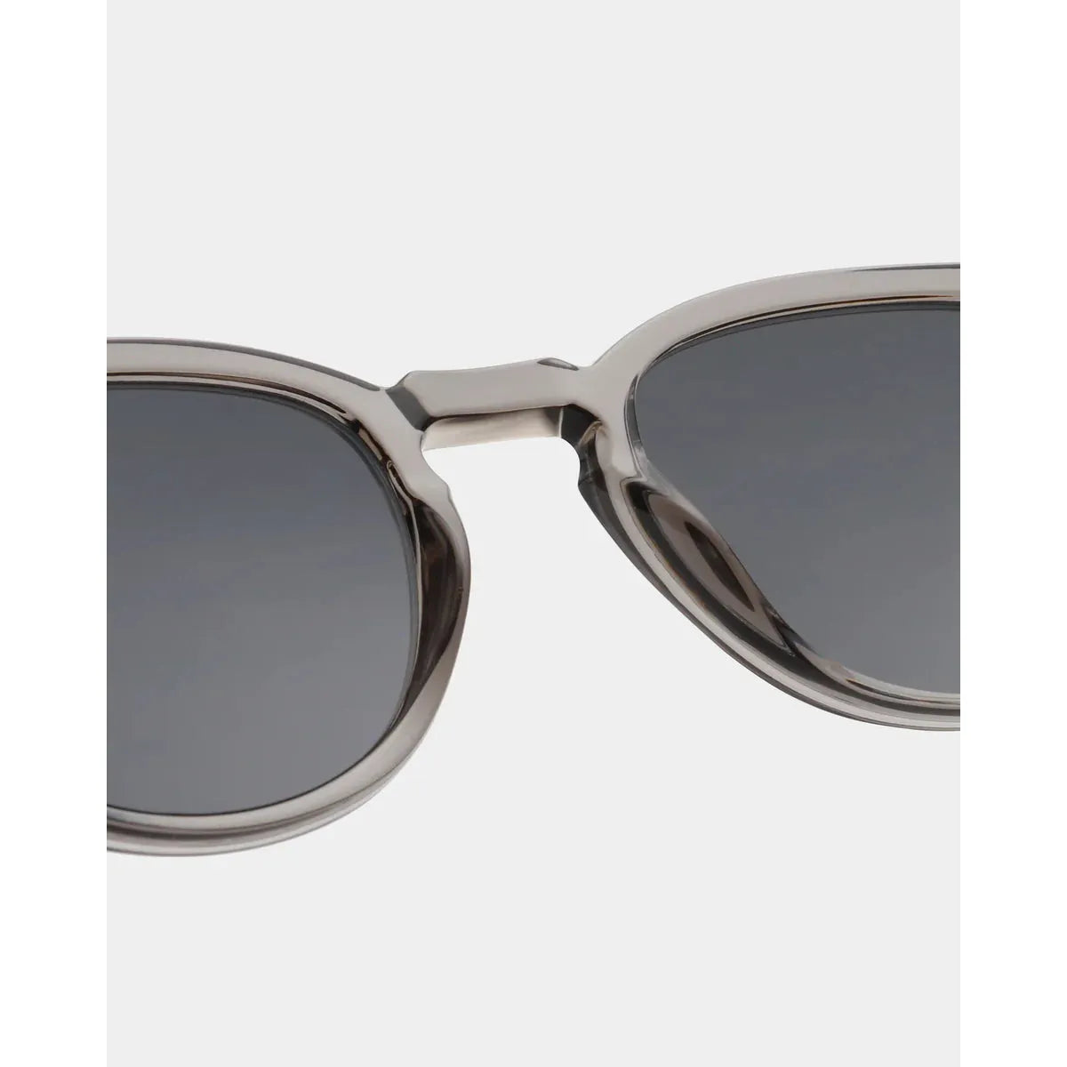 A.kjærbede, Bate, Grey Transparent