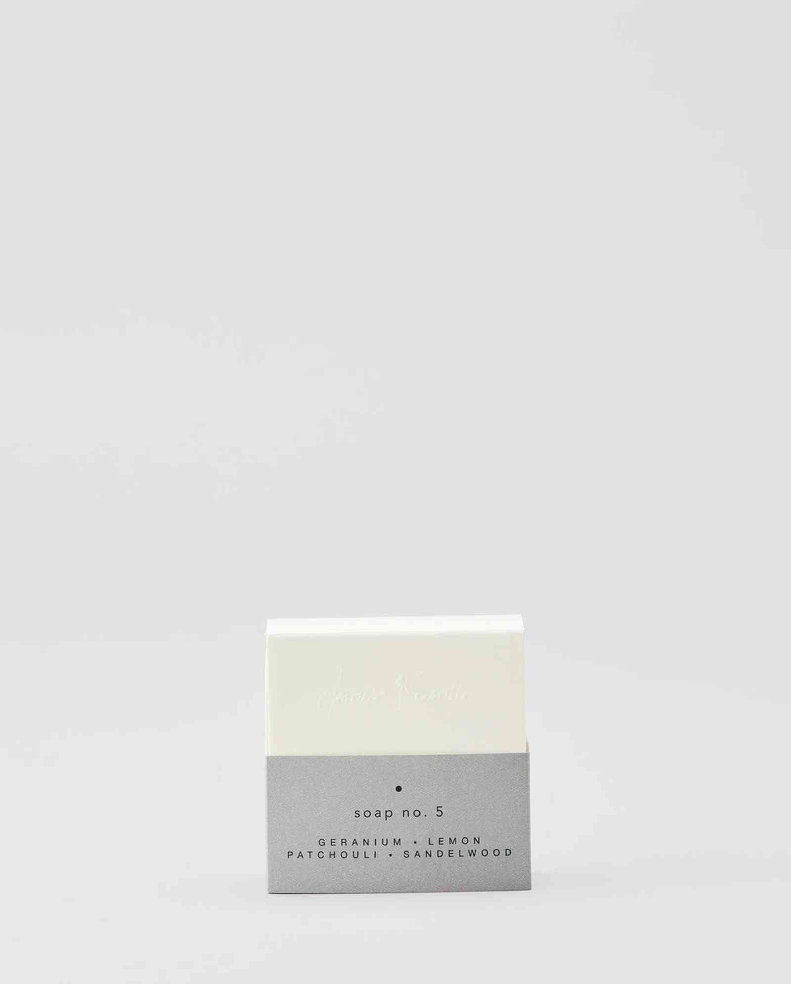 Amalie Rosalie, Sæbe nr. 5 | GERANIUM, LEMON, PATCHOULI, SANDELWOOD