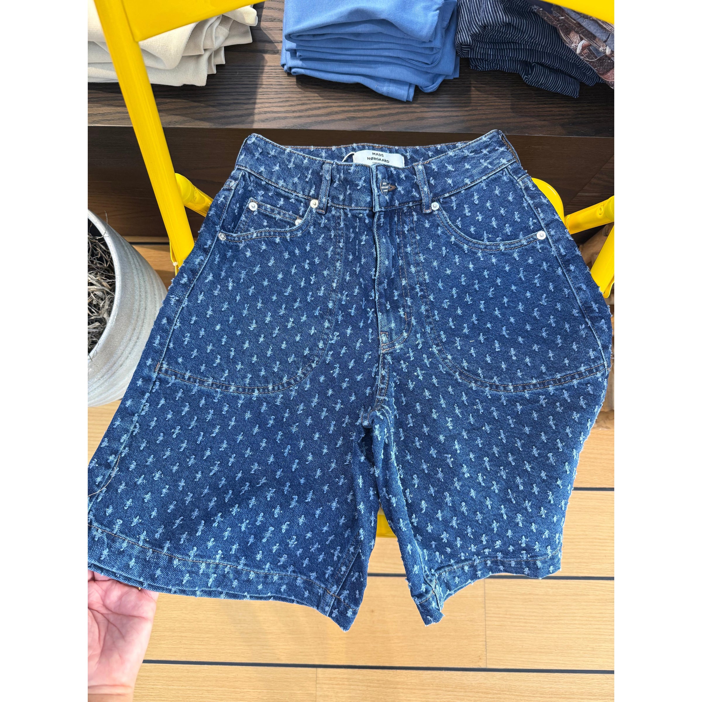 Mads Nørgaard, Distres Denim Rossy Shorts, Mid Blue Denim-Mads Nørgaard - Dame-Minlillebutik.dk