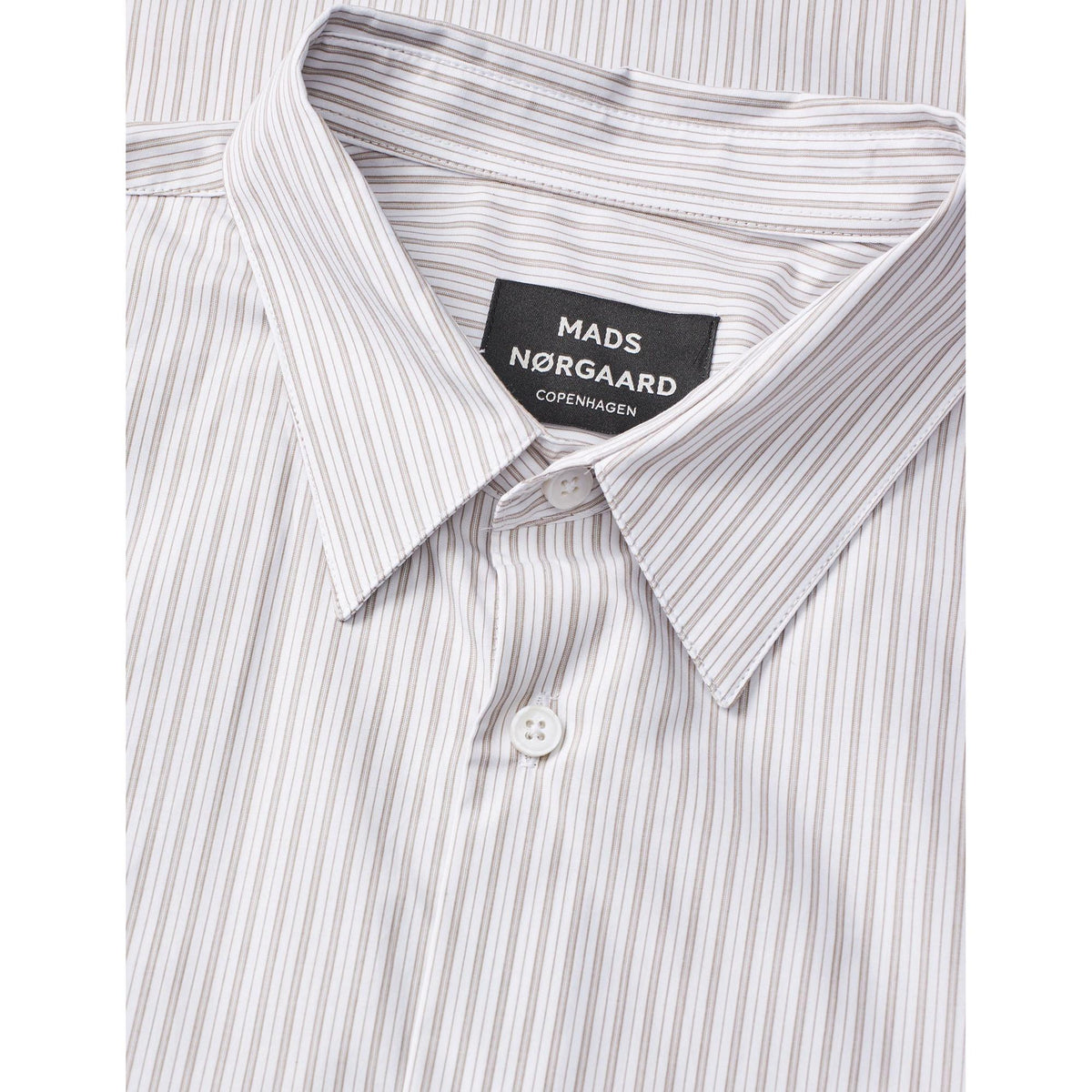 Mads Nørgaard, Prime Cotton Poplin Sune Shirt, Walnut Stripe-Mads Nørgaard - Herre-Minlillebutik.dk