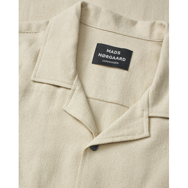 Mads Nørgaard, Texture Kenji Shirt SS, Castle Wall-Mads Nørgaard - Herre-Minlillebutik.dk