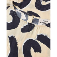 Mads Nørgaard, Delicate Twill Flow Top AOP, Swirl AOP/Almond Oil-Mads Nørgaard - Dame-Minlillebutik.dk