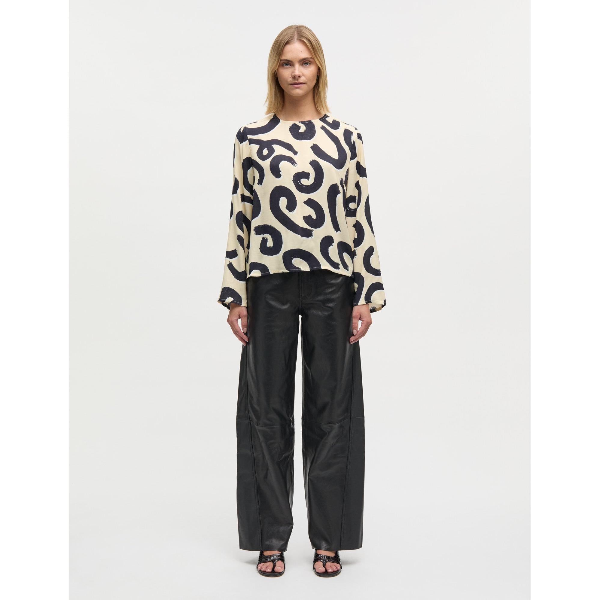 Mads Nørgaard, Delicate Twill Flow Top AOP, Swirl AOP/Almond Oil-Mads Nørgaard - Dame-Minlillebutik.dk
