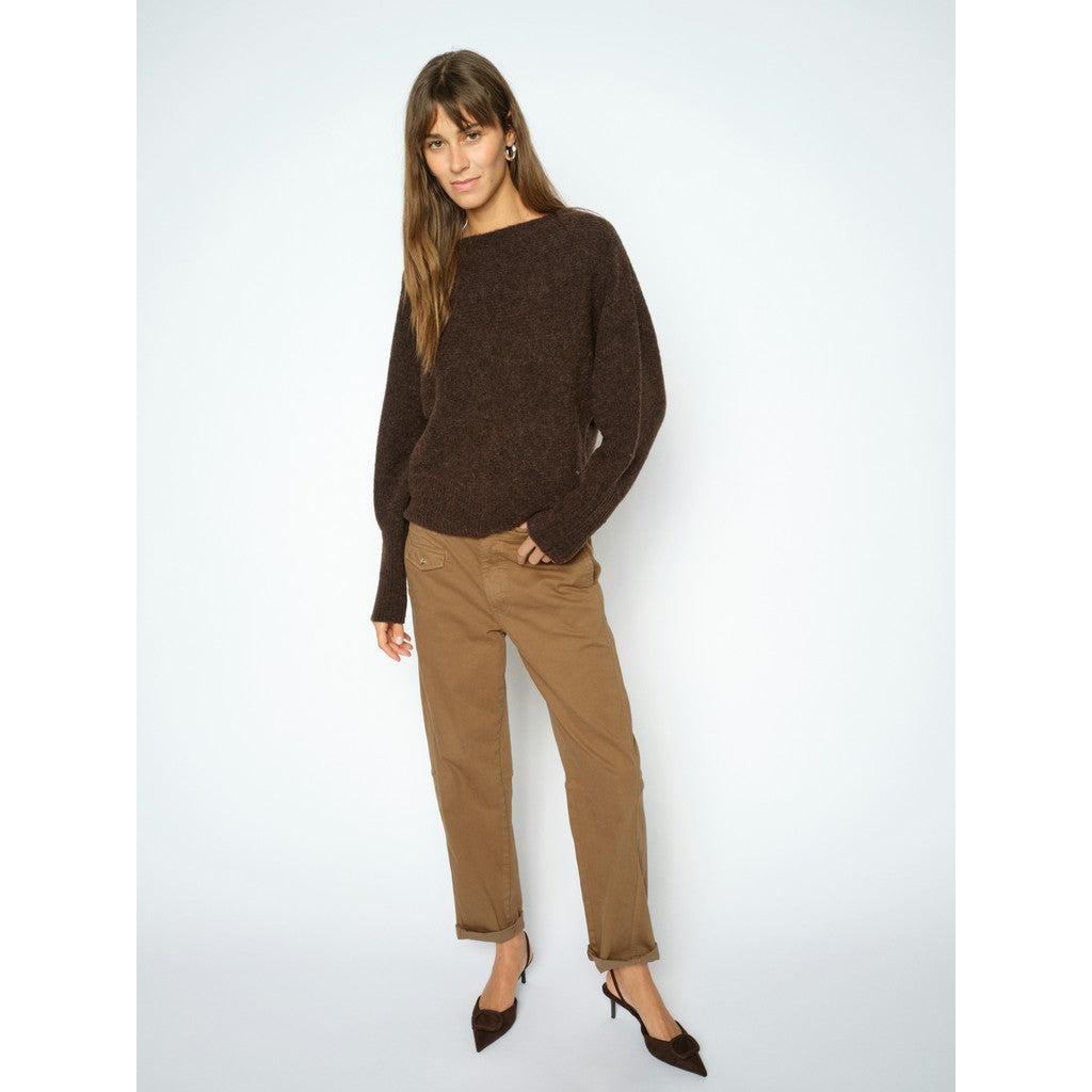 Mos Mosh, Aymen Len Pant, Dark Camel, Ankle